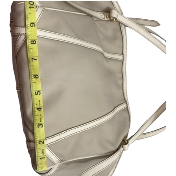 Burberry Canterbury tote bag in khaki and white leather - Picture 2 of 13